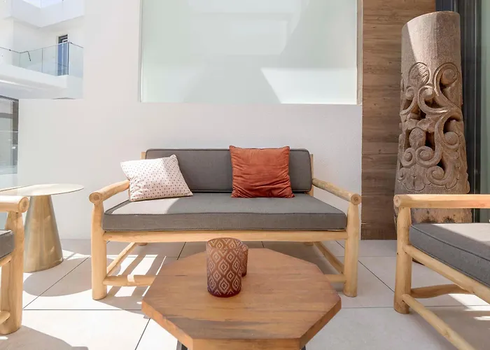 Romana - Direct Aan Zee - Incl Prive Parkeerplaats In Parkeergarage! Lejlighed Dénia